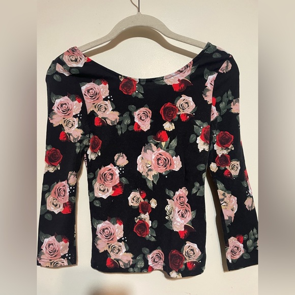 Top - Picture 2 of 2